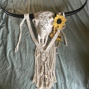 longhorn skull with macrame